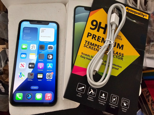 Good condition apple - condition-,