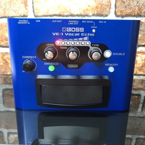 Boss echo effect - effect, pedal