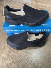 Skechers Size 7 uk black