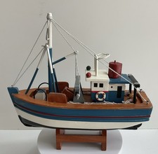 Vintage Hand Made Wooden Model Of A Fishing Boat/Trawler 18cm Maritime Vessel 