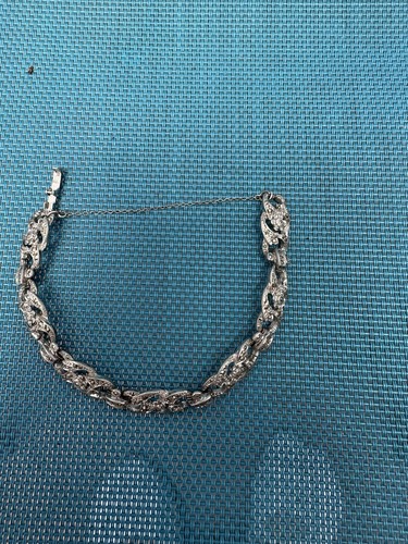Spinx silvertone marcasite - silvertone,