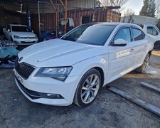 Skoda Superb 2L Hatchback CRL