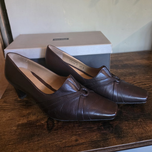Van dal kintore women - van,