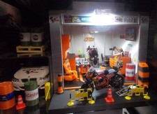 1:22 scale Classic pit garage diorama MotoGP/#1  Marlboro Yamaha