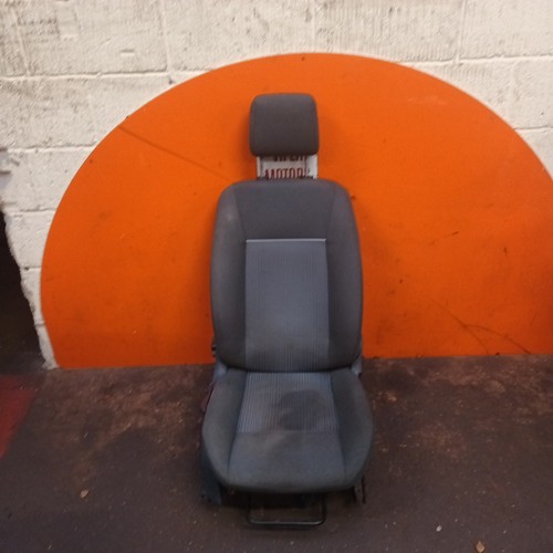 Ford fiesta front seat - ford, 5
