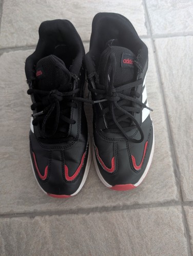 Boys adidas trainers - trainers, preloved