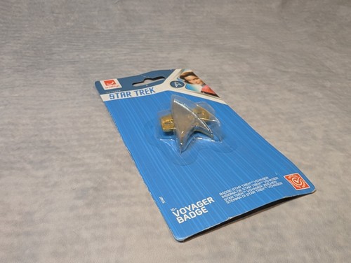 Star trek voyager badge pin - star,