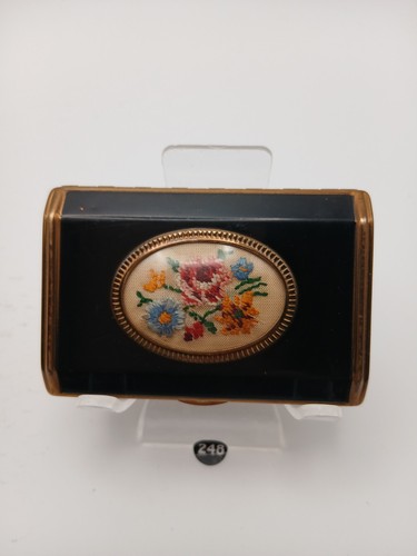 Lovely vintage melissa powder - lovely,