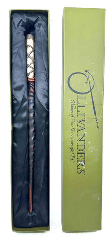 Ollivanders holly wand - ollivanders, 15"