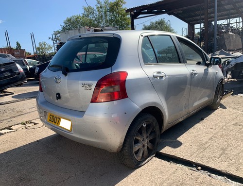 Toyota yaris petrol 2006 - petrol,