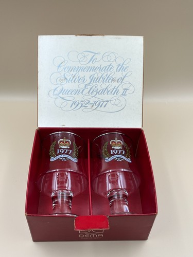 Two silver jubilee - silver,