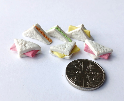 Dolls house miniature - miniature, *