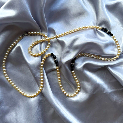 White round pearl black onyx - white,
