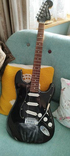 Squire stratocaster black w - squire,