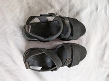 Skechers D'lux walker sandals