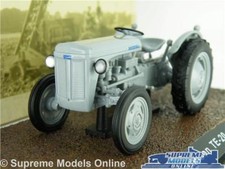 FERGUSON TE-20 MODEL TRACTOR VEHICLE 1:32 SIZE 1953 IXO 7517004 GREY FARM T3