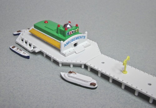 Triang minic ships pier - triang,