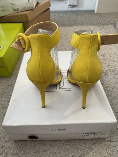 Head over heels yellow - yellow,