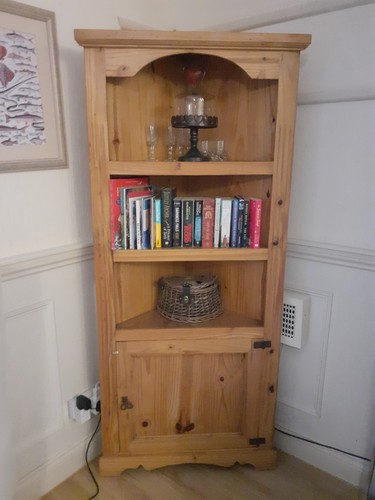 Rustic style pine tall corner - style,