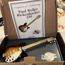 Paul Weller Rickenbacker 330