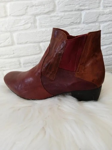 Women think boots - think!,