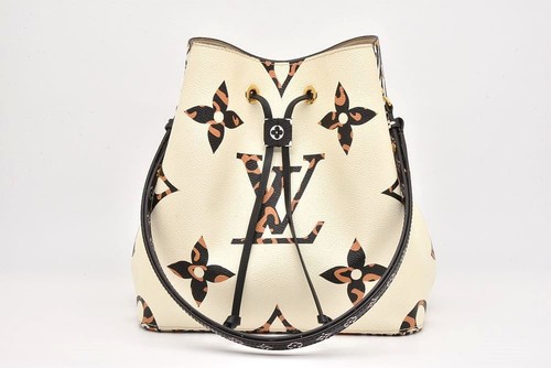 Louis vuitton monogram - louis,