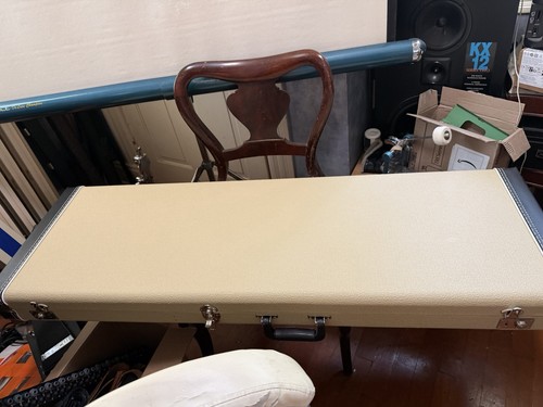 White tolex bass case see - tolex,