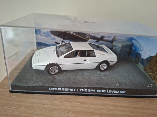 James bond lotus - bond,