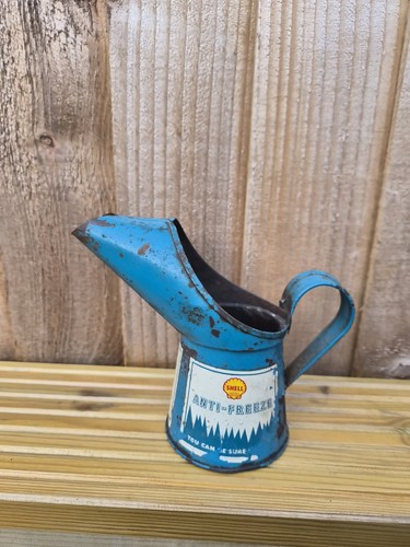 Shell vintage oil pourer - shell,