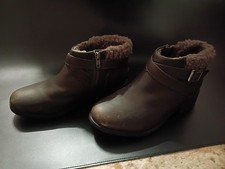 Ugg Womanes Dark Brown Boots
