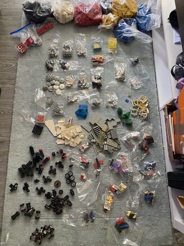 Thousands vintage lego - thousands,