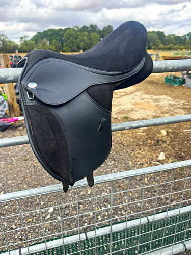 Black pony changeable - black, 16"