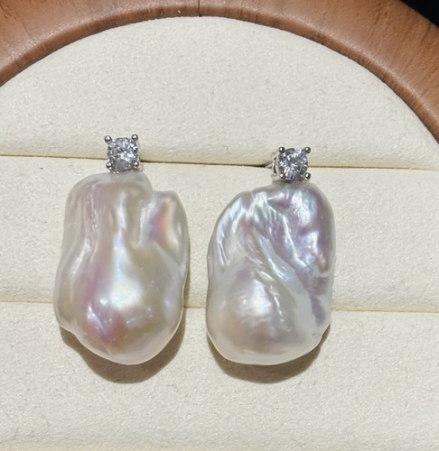 Genuine large white baroque - genuine,