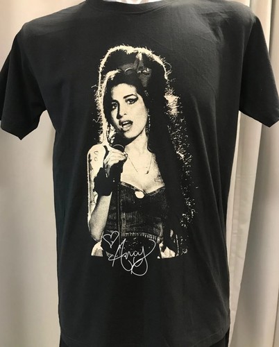 Vtg amy winehouse signed - vtg,