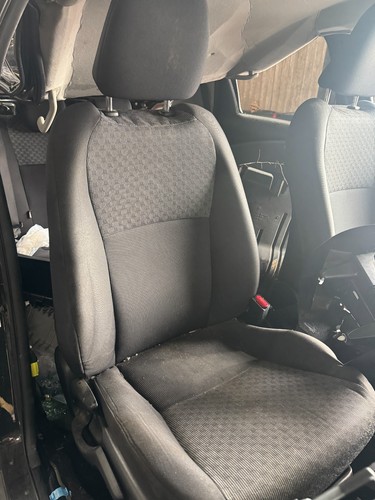 Toyota yaris 5dr - 5dr, 2013-2016