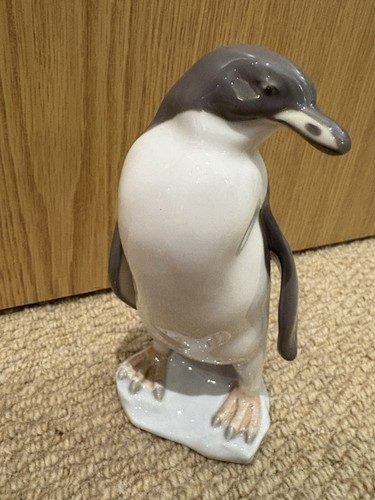 Lladro penguin porcelain - lladro,