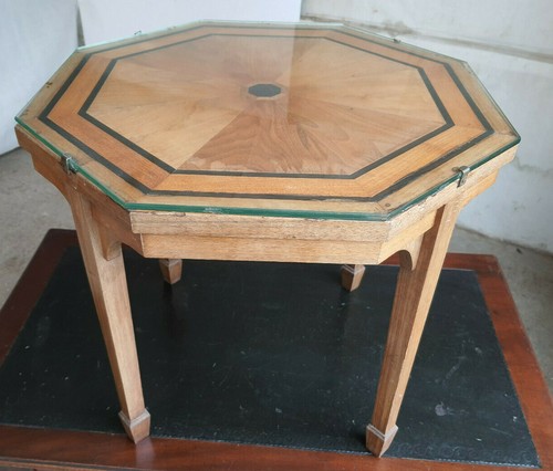 20thC,hexagonal,small,walnut,m
