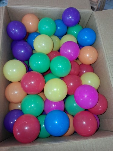 160 plastic ball pit balls - 160,