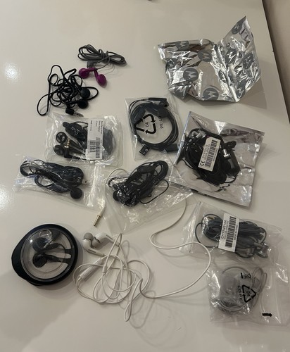 Earphones to - earphones,