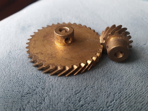 Meccano helical gear pair - helical, 211a