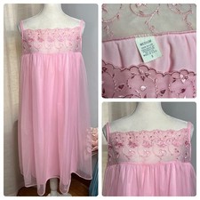60s Vintage Movie Star Babydoll Nightgown Dress Floral Embroidered Pink Medium