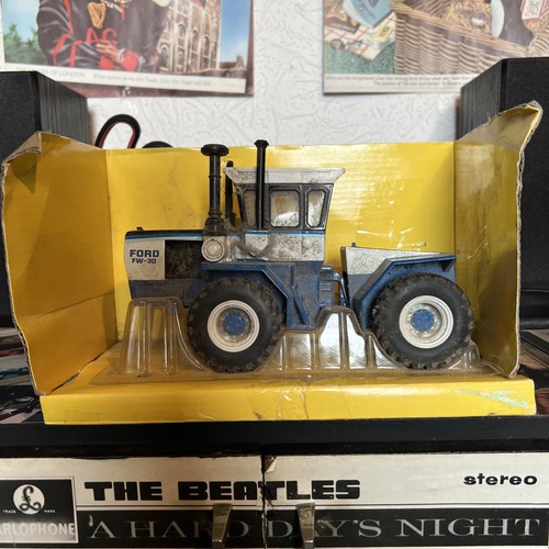 Britains 32 scale - 1:32,