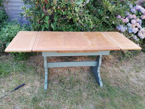 Ercol extending dining table - extending,