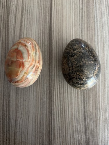 Polished stone eggs onyx - polished,