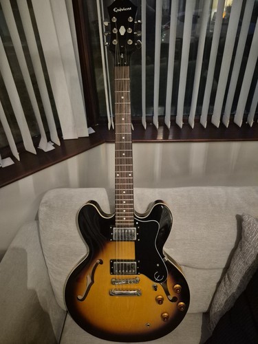 Epiphone dot semi hollow - dot, semi-hollow