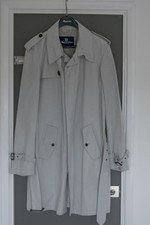 MEN’S AQUASCUTUM LONDON STONE GREY BELTED TRENCH COAT / MACINTOSH  42R UNWORN