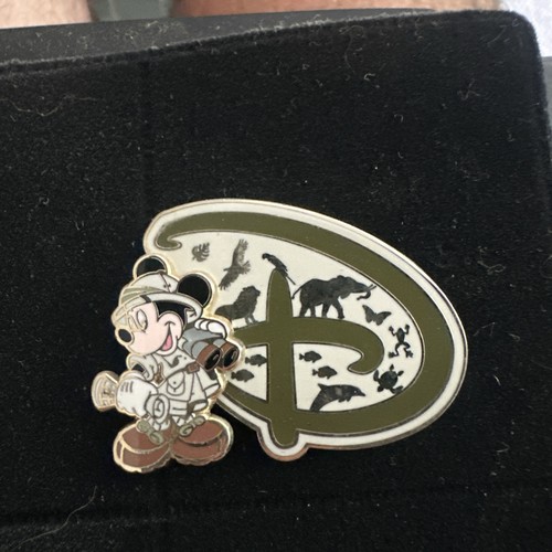 Disney trading pin - disney, 2-d