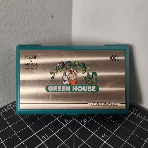 Nintendo game watch green - game,