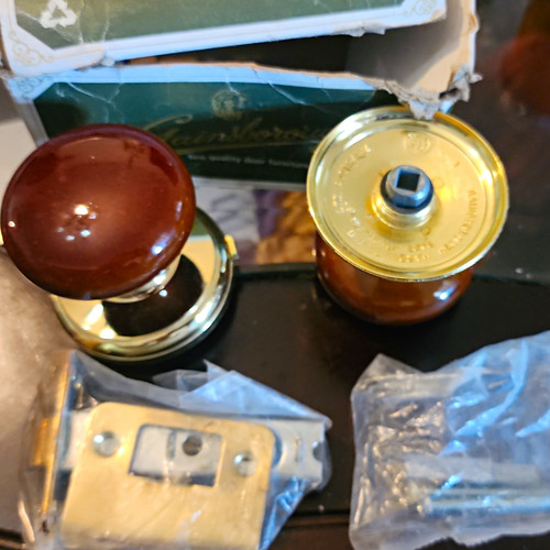 Gainsborough round door knob - round,