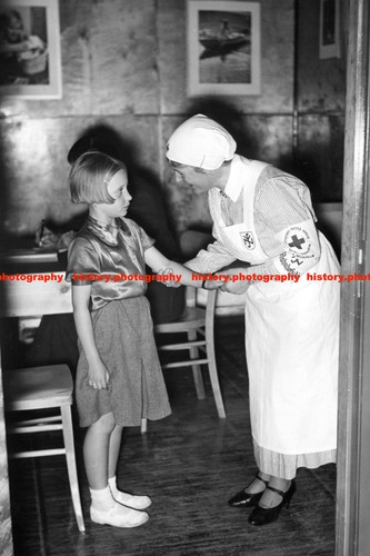 F017927 germany nurse - germany, girl